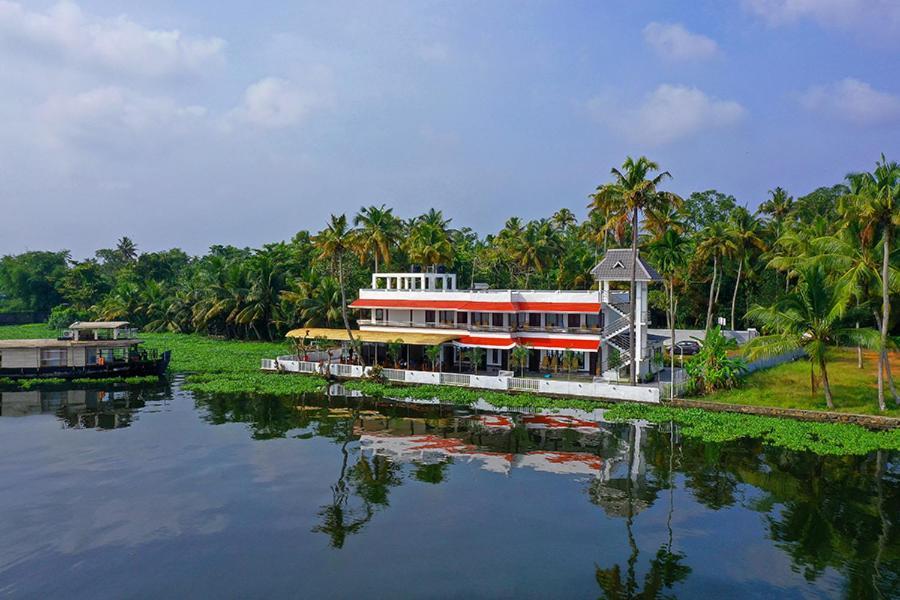 Vembanad Village Backwater Resort Alappuzha Экстерьер фото