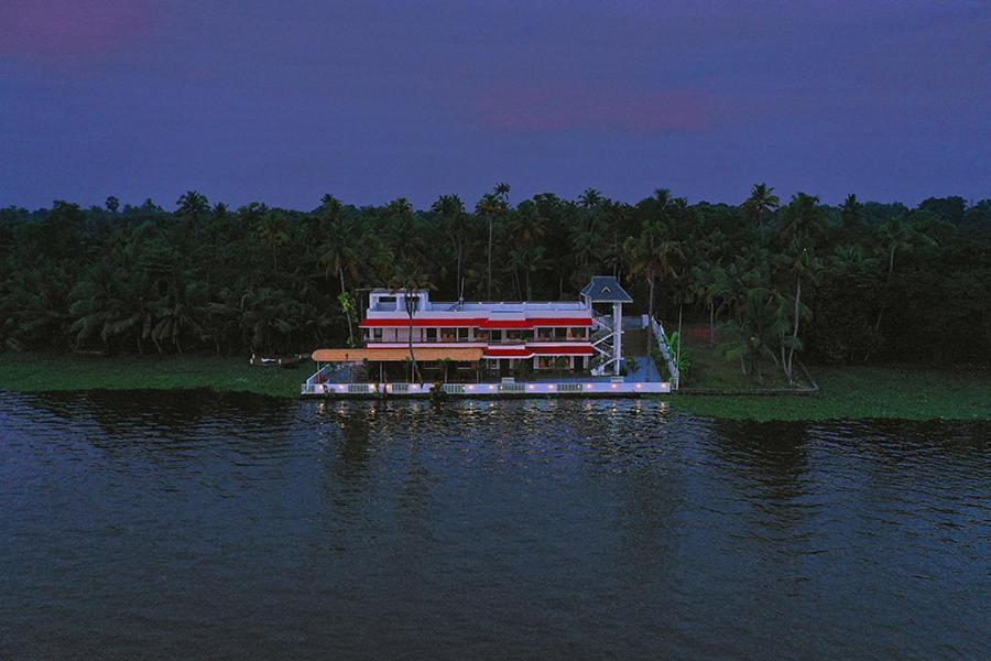 Vembanad Village Backwater Resort Alappuzha Экстерьер фото