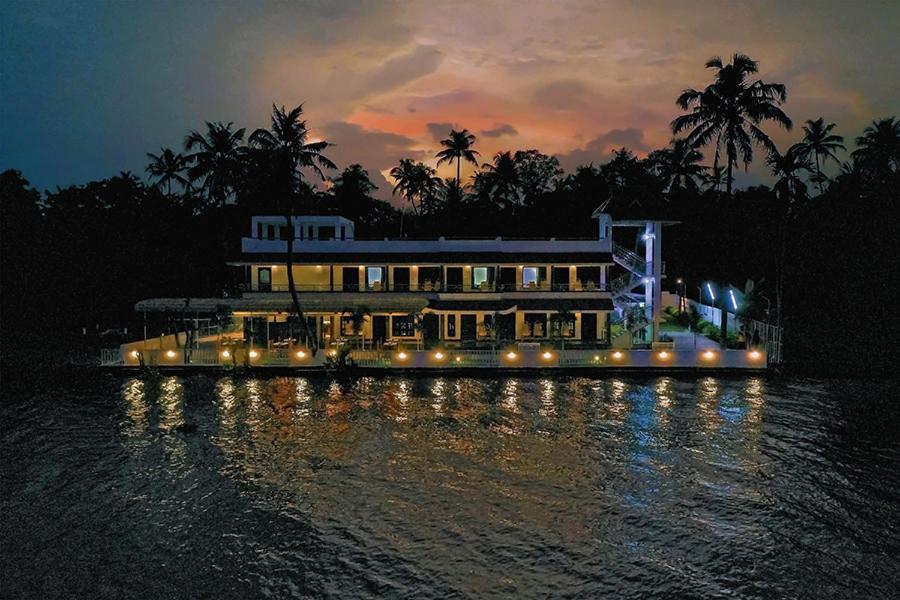 Vembanad Village Backwater Resort Alappuzha Экстерьер фото