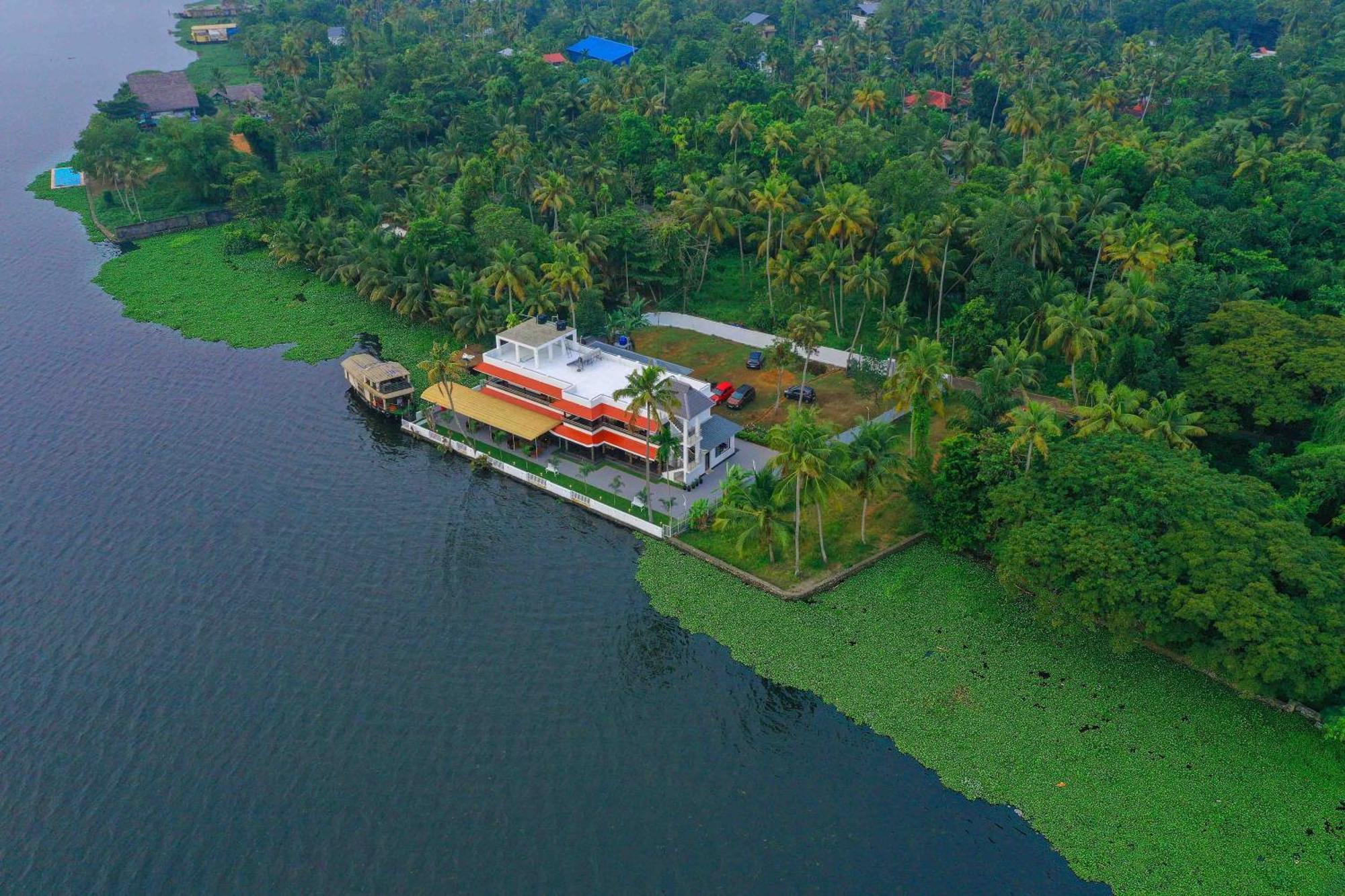 Vembanad Village Backwater Resort Alappuzha Экстерьер фото